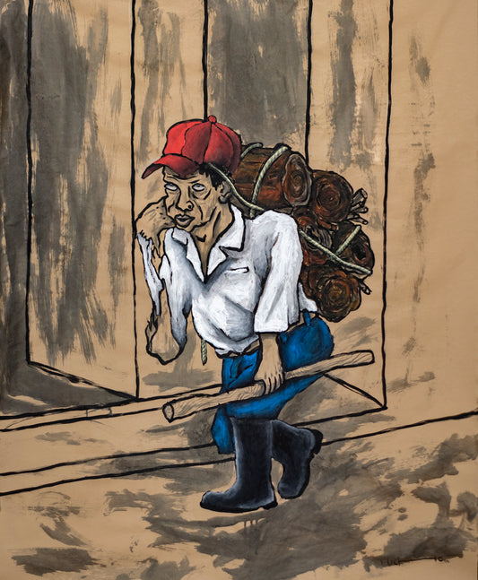 Hombre cargando madera en Perú